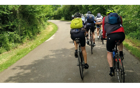  Parcourez le site officiel du club et venez rouler au CLB